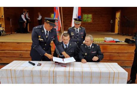 Podpisanie umowy. Fot: UM w Strumieniu 
